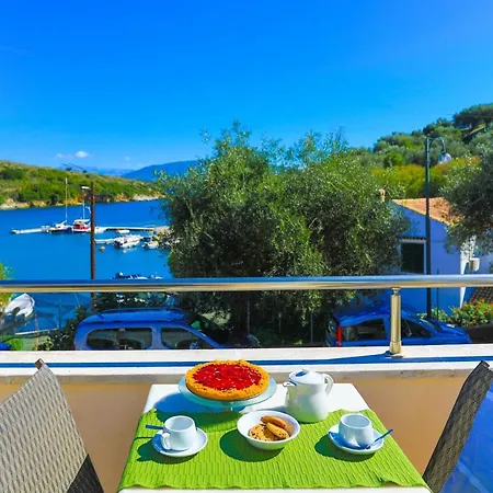 Theophilos Ena Apartman Ájosz Sztéfanosz